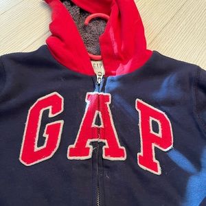 Preloved GAP logo zip hoodie with Sherpa-like lining